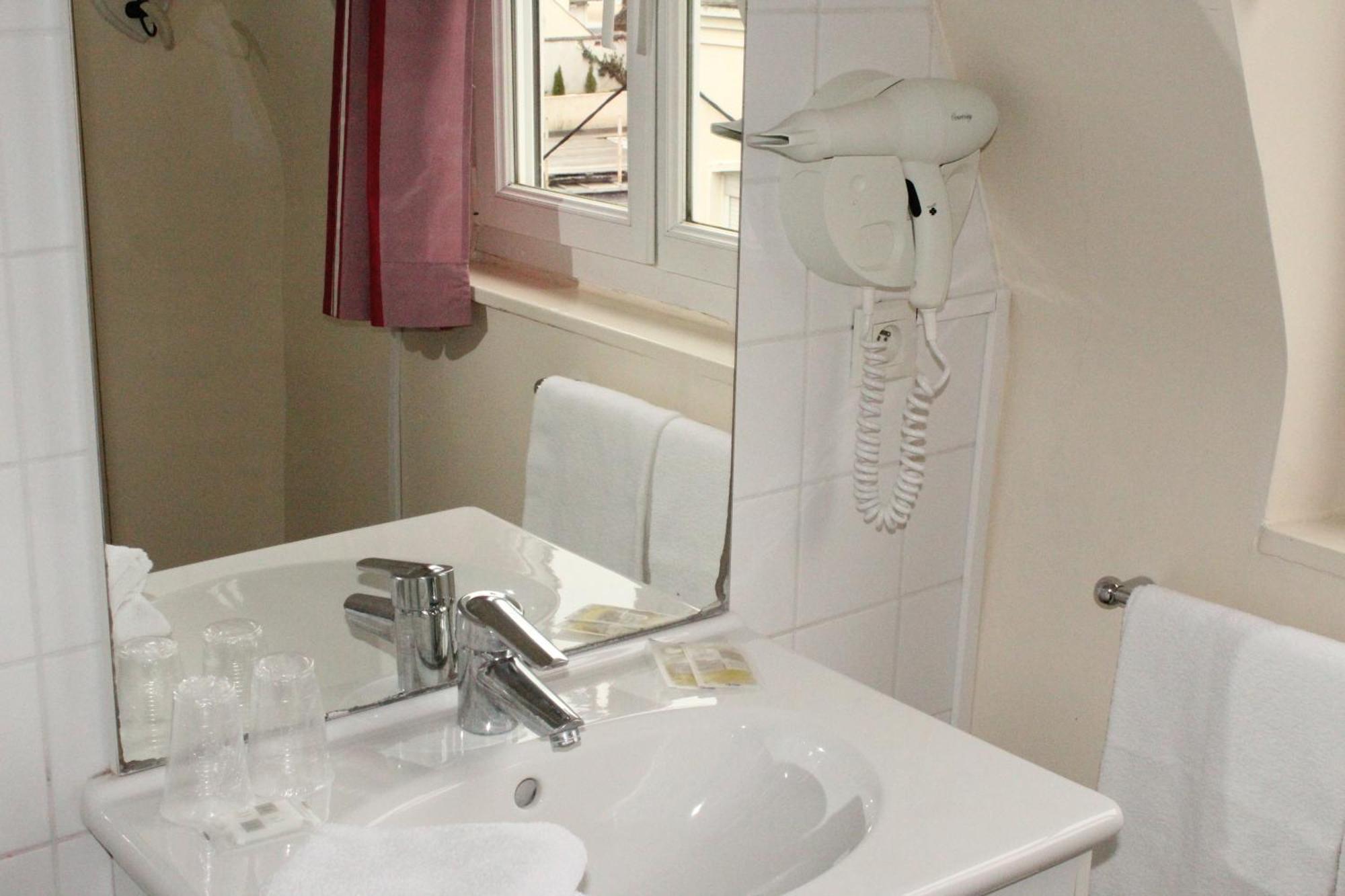 Hotel Des Falaises Villers-sur-Mer Habitación foto