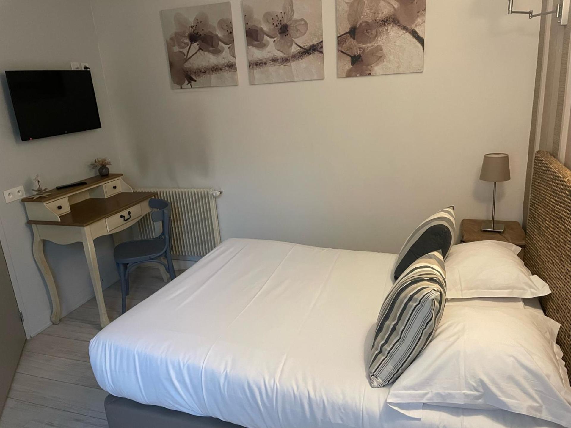 Hotel Des Falaises Villers-sur-Mer Habitación foto
