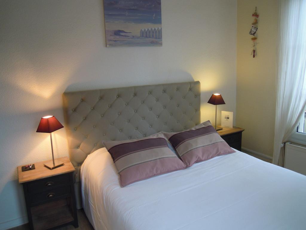 Hotel Des Falaises Villers-sur-Mer Habitación foto