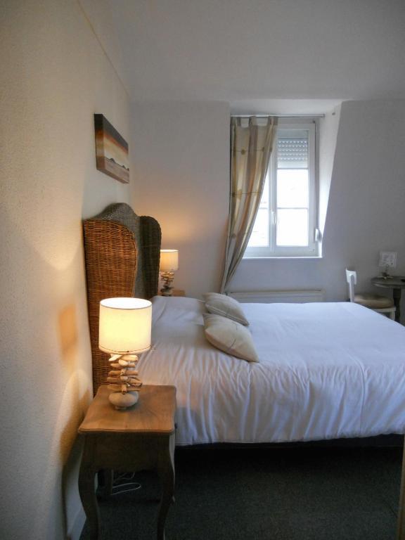 Hotel Des Falaises Villers-sur-Mer Habitación foto